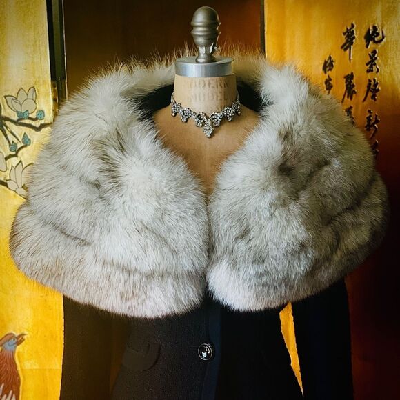 ♥️ White Norwegian FOX Fur Stole Bridal Shawl Cape, Winter Wedding Caplet Gatsby - Picture 10 of 16